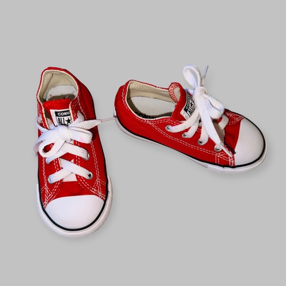 Toddler Converse - Picture 1 of 12